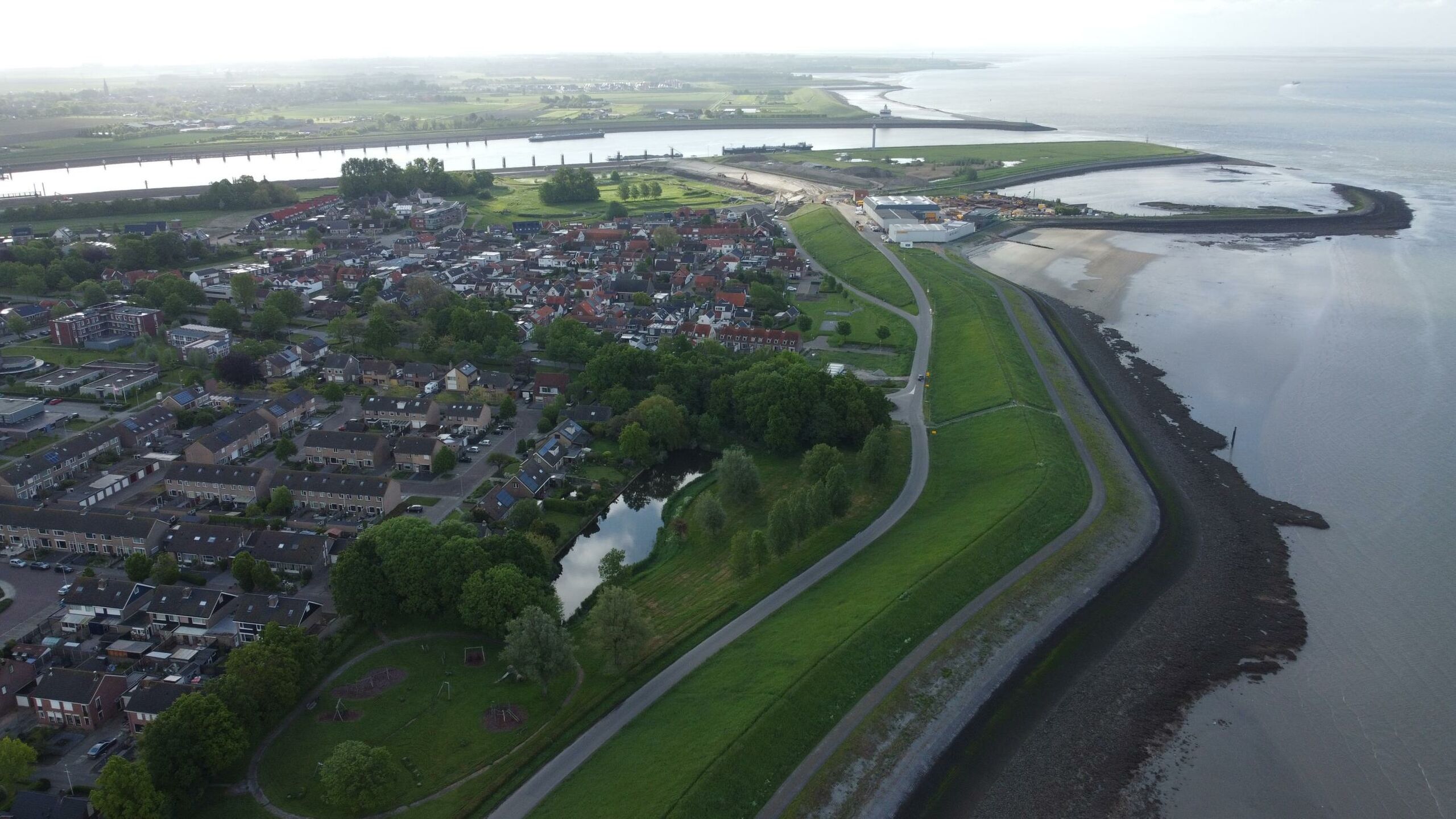 Luchtfoto van de parkzone bij Hansweert.