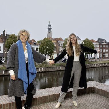 2 collega's bij het water